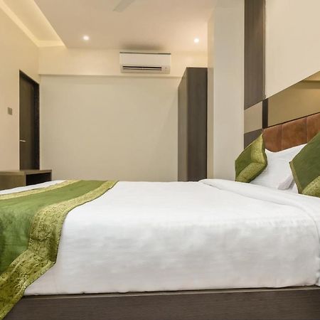 Hotel Oyster Suite Andheri West Mumbai Bagian luar foto