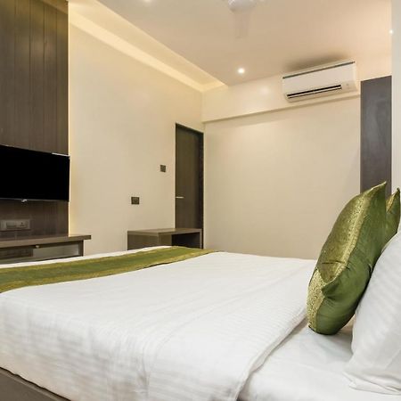 Hotel Oyster Suite Andheri West Mumbai Bagian luar foto