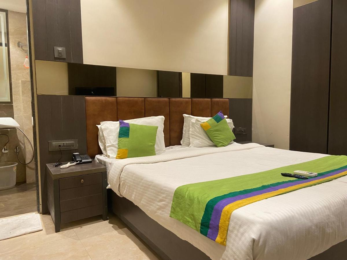 Hotel Oyster Suite Andheri West Mumbai Bagian luar foto