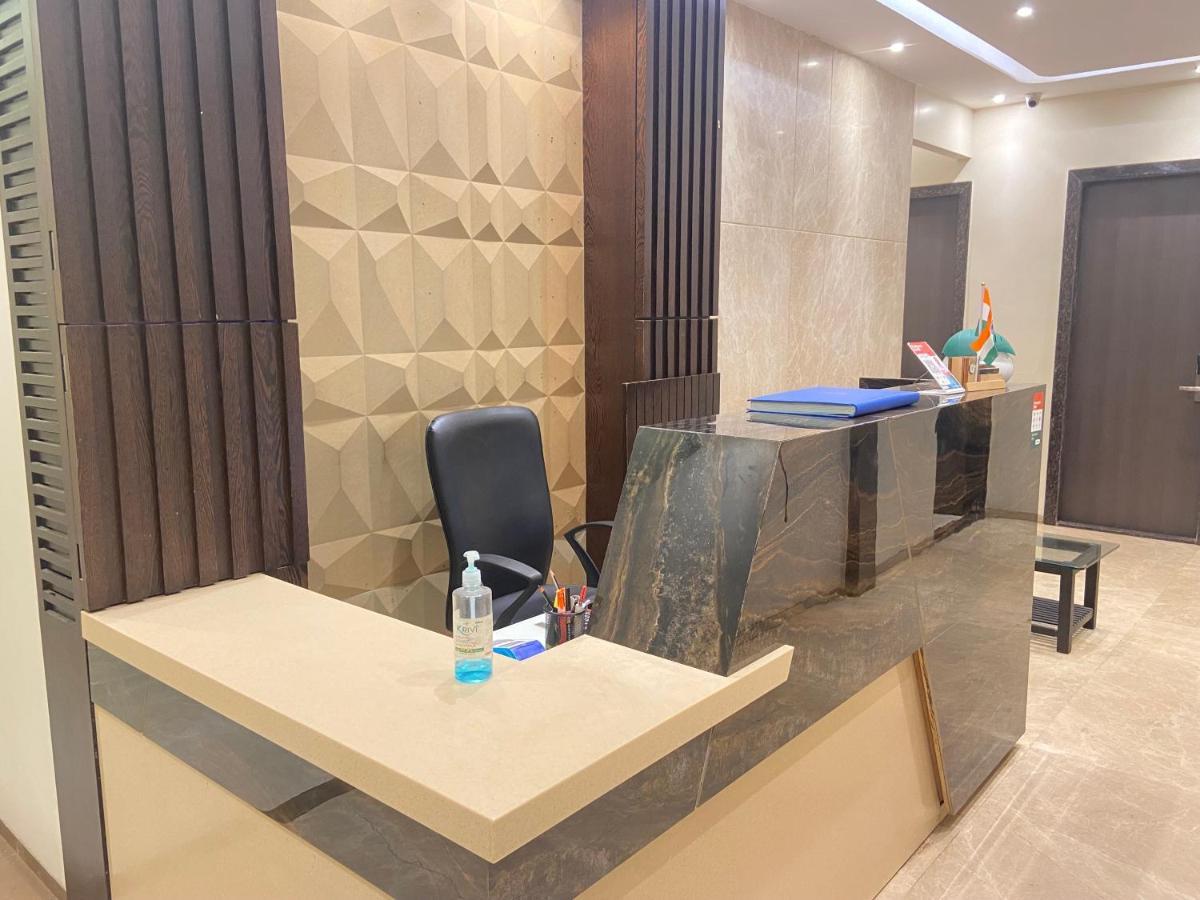 Hotel Oyster Suite Andheri West Mumbai Bagian luar foto