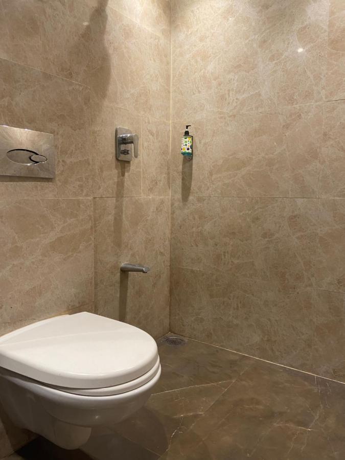 Hotel Oyster Suite Andheri West Mumbai Bagian luar foto