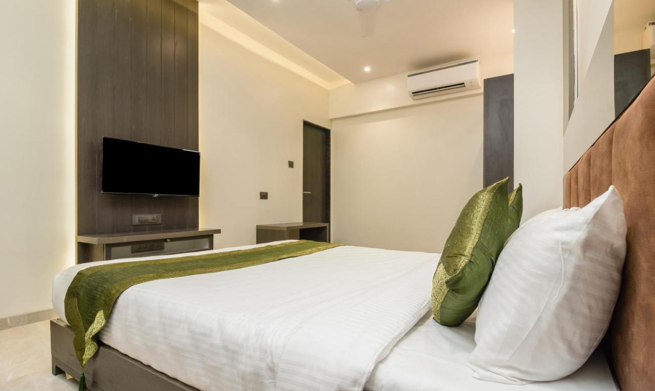 Hotel Oyster Suite Andheri West Mumbai Bagian luar foto